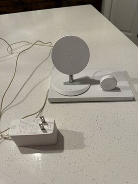 Belkin Boost Charge 3 in 1 Wireless Charger Special Edition for Apple